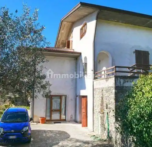 Villa in vendita a Fivizzano