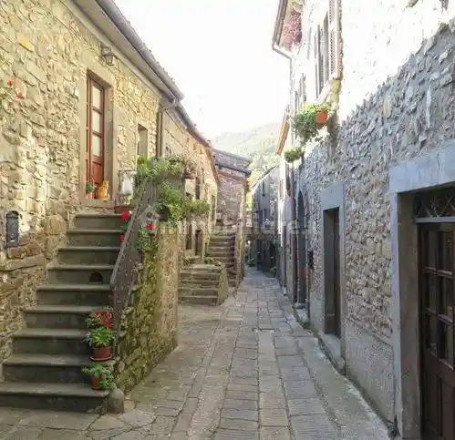 Villa in vendita a Licciana Nardi