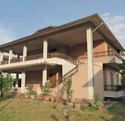 Villa in vendita a Licciana Nardi