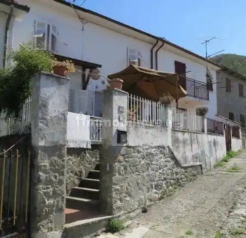 Villetta a schiera in vendita a Casola in Lunigiana