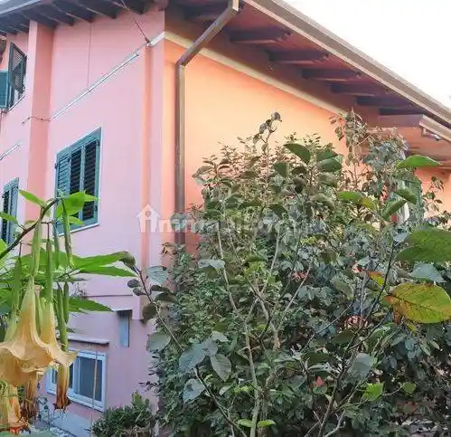 Villa in vendita a Carrara