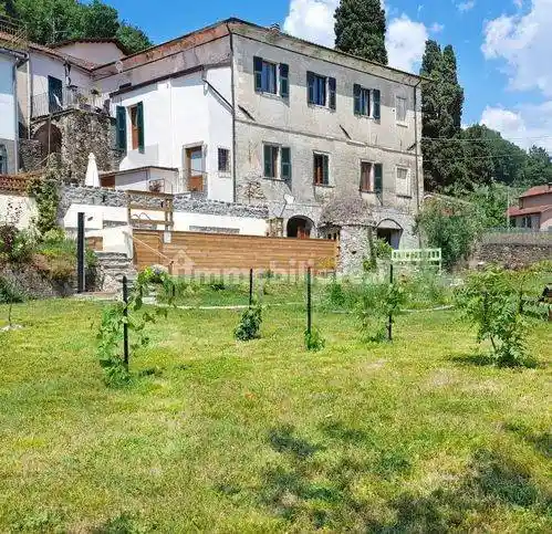 Villa in vendita a Licciana Nardi