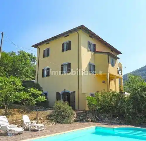 Villa in vendita a Licciana Nardi