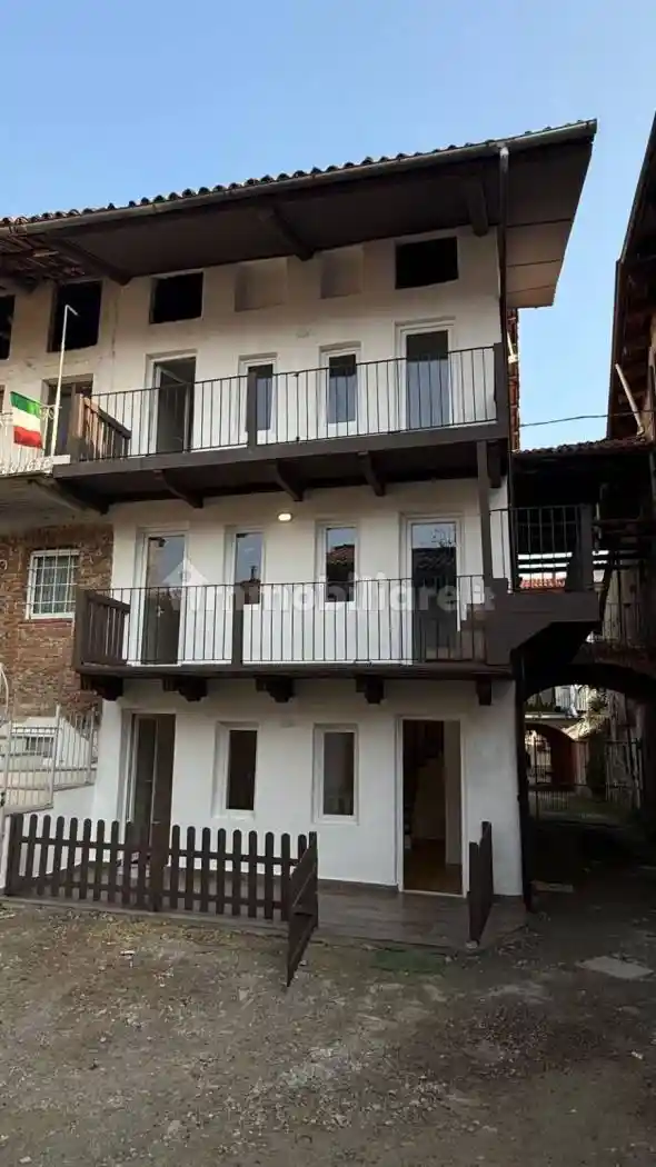 Casa indipendente in vendita a Banchette