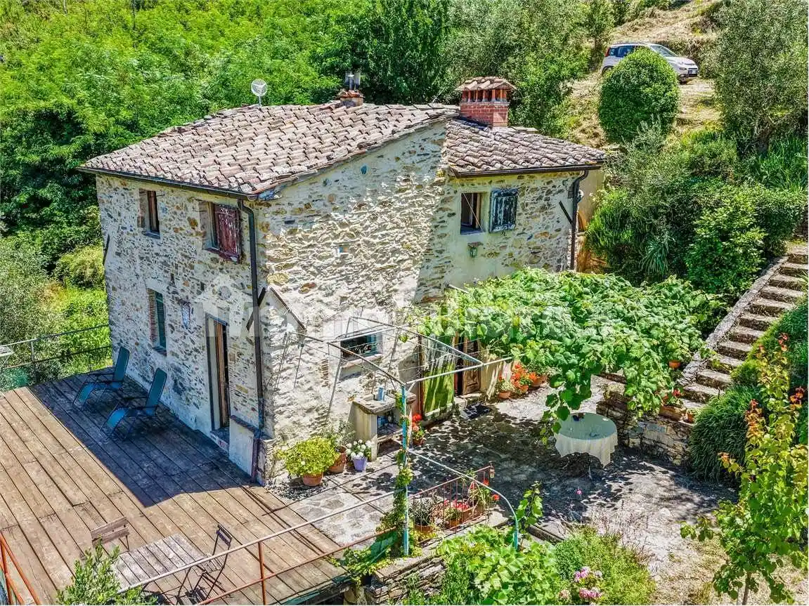 Casa indipendente in vendita a Calci