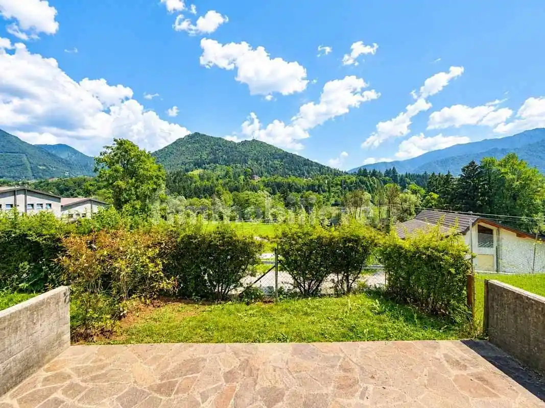 Appartamento in vendita a Parre