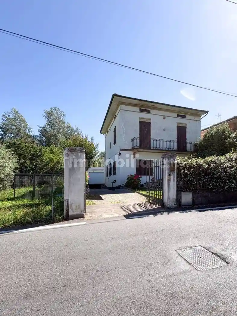 Villa in vendita a Lucca