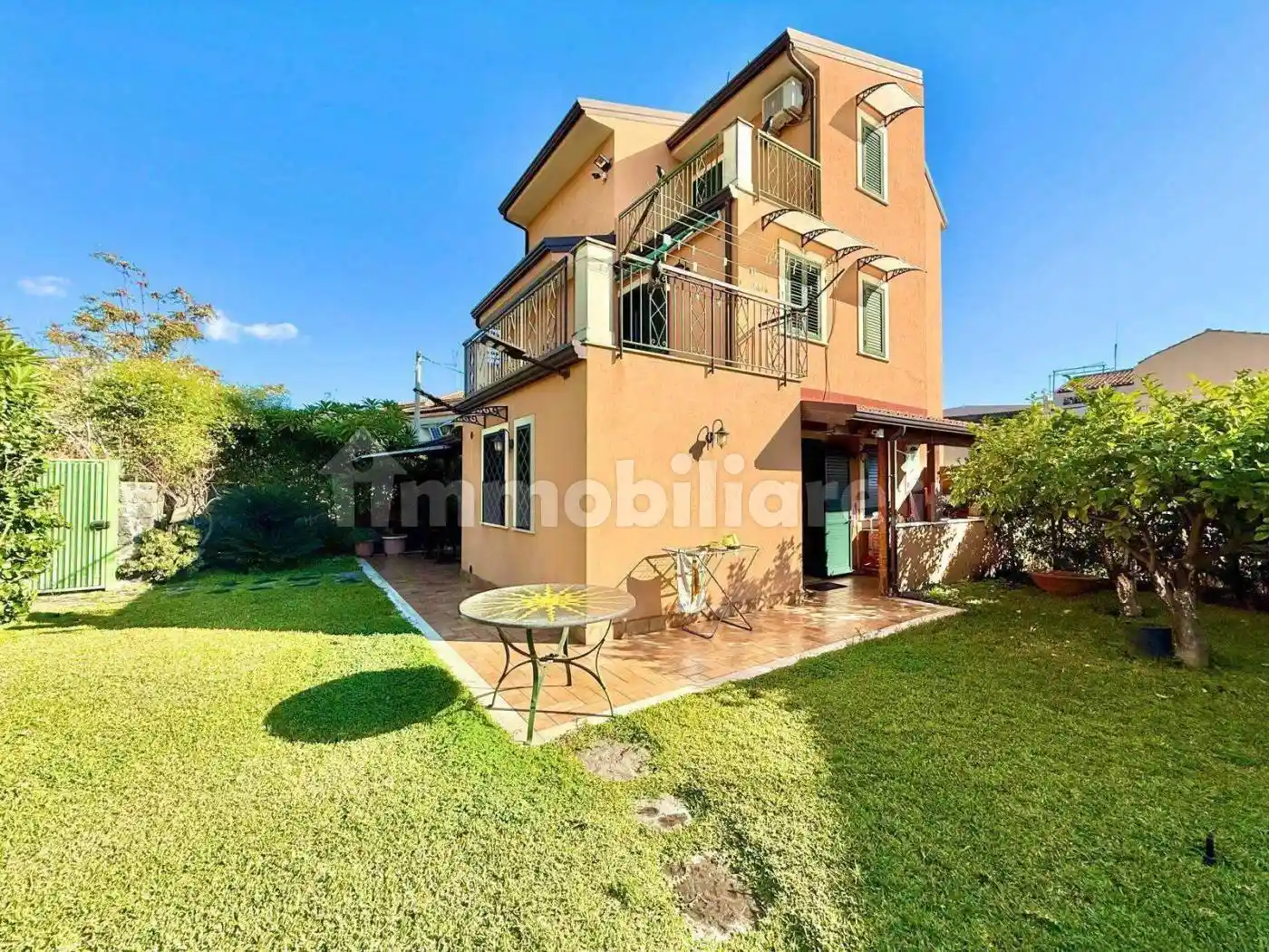 Villa in vendita a Aci Castello