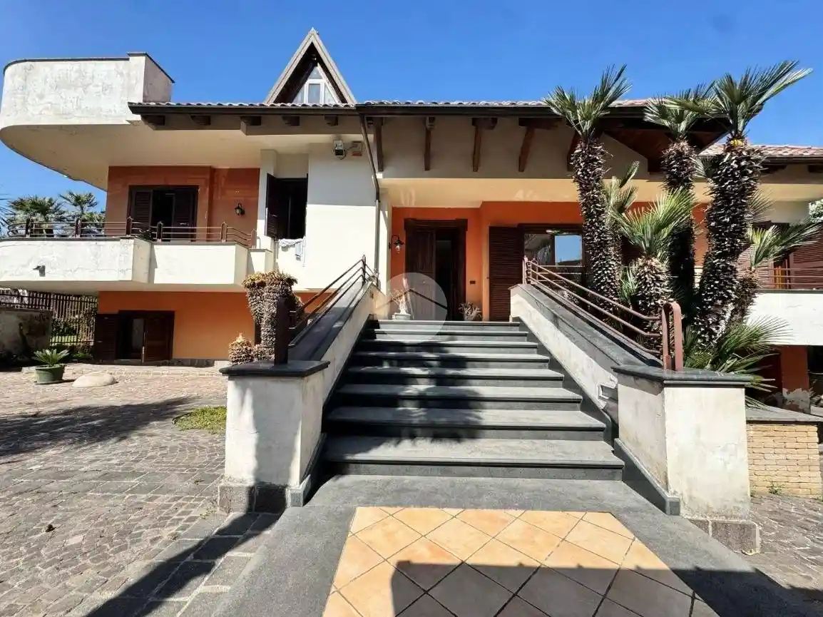 Villa in vendita a Giugliano in Campania