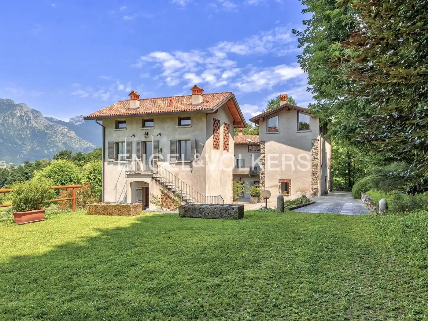 Villa in vendita a Galbiate