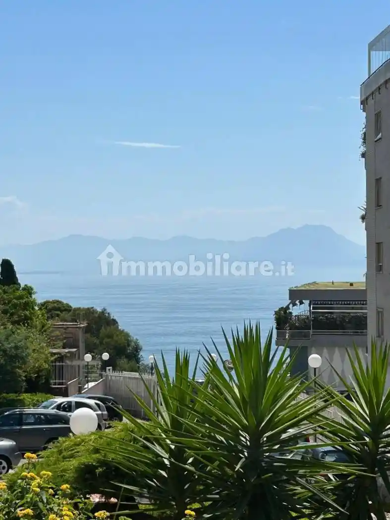Appartamento in vendita a Napoli