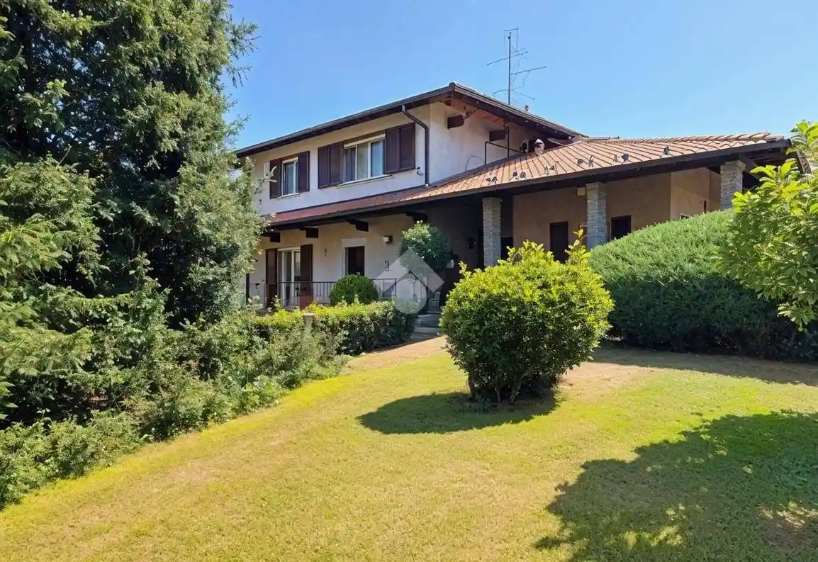 Villa in vendita a Cermenate
