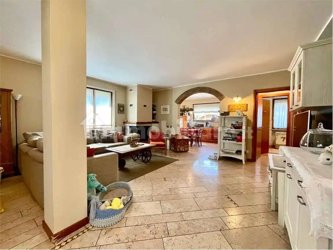 Villa in vendita a Sommacampagna