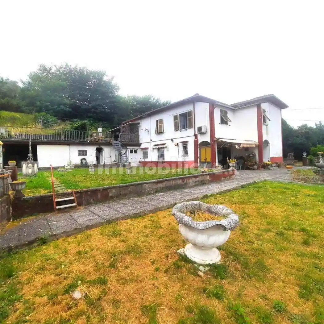 Villa in vendita a Vezzano Ligure