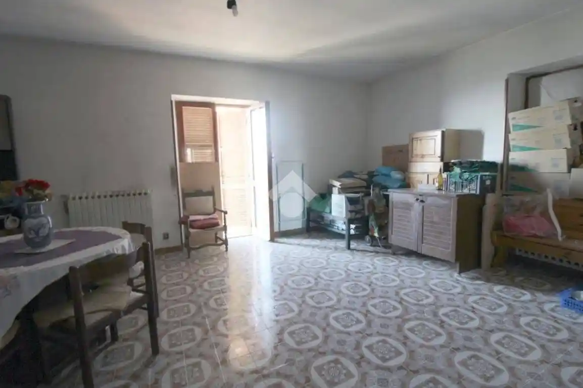 Casa indipendente in vendita a Mompeo