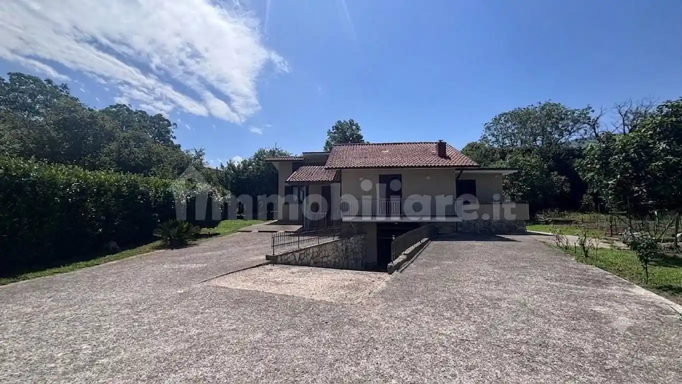Villa in vendita a Monteforte Irpino