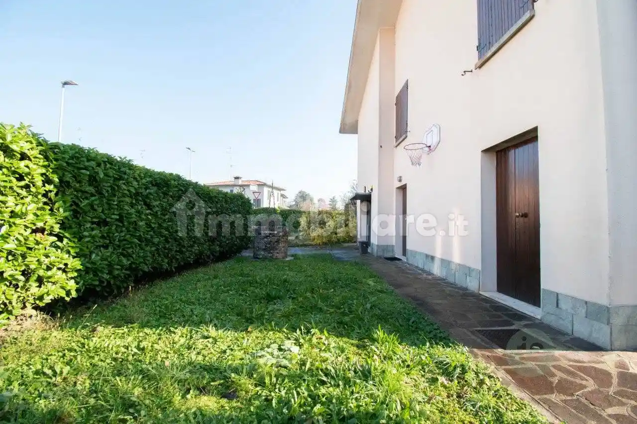 Casa indipendente in vendita a Carpi