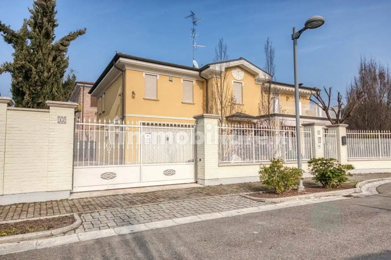 Villa in vendita a Carpi