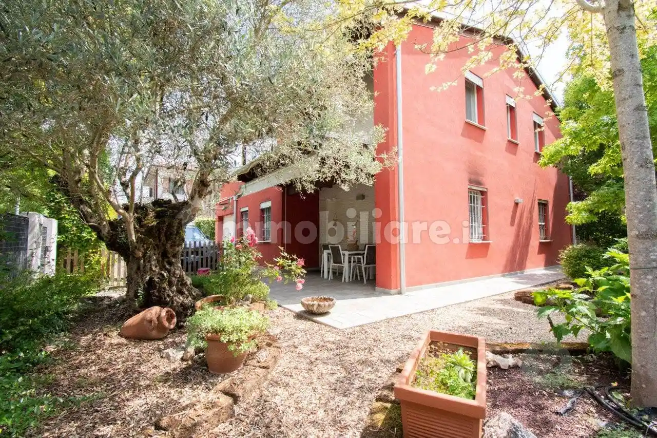 Villa in vendita a Carpi