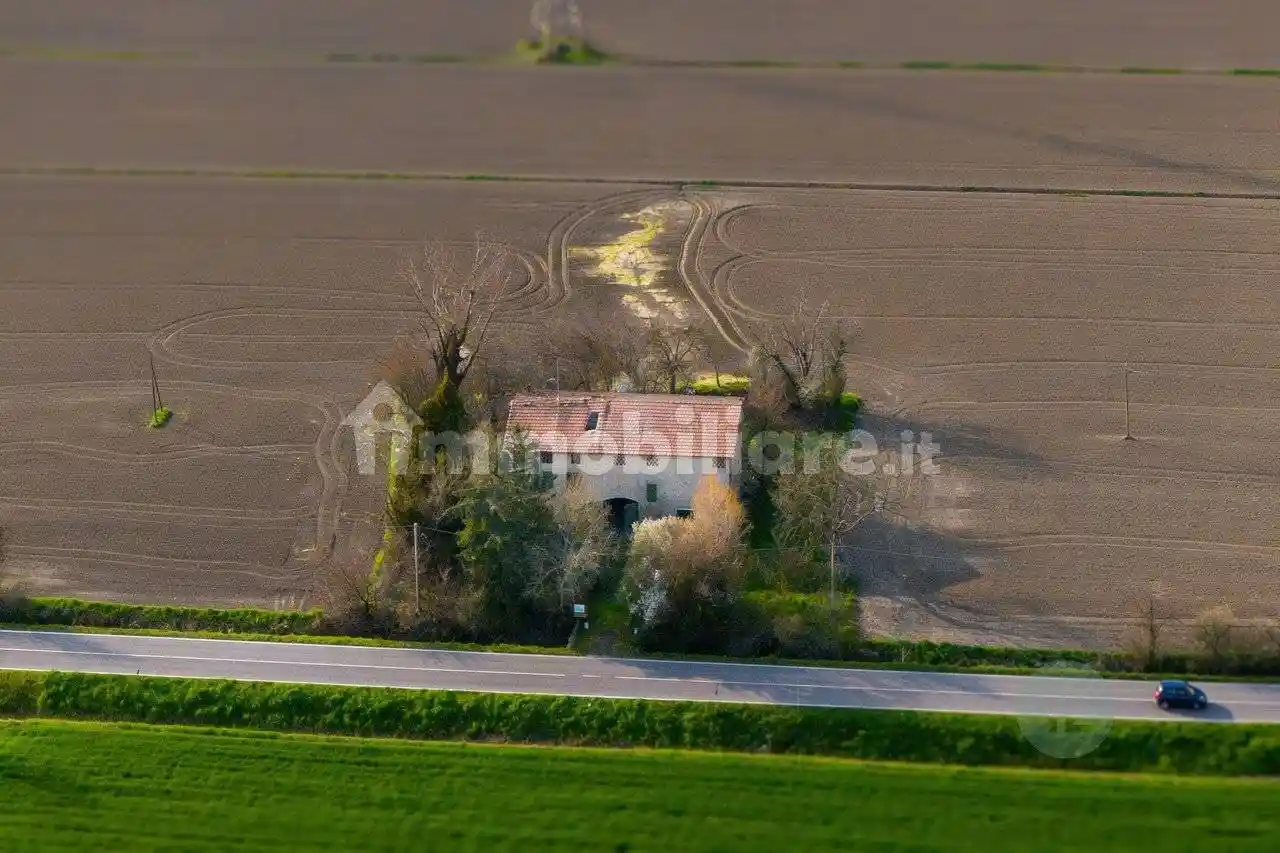 Rustico - Casale in vendita a Carpi