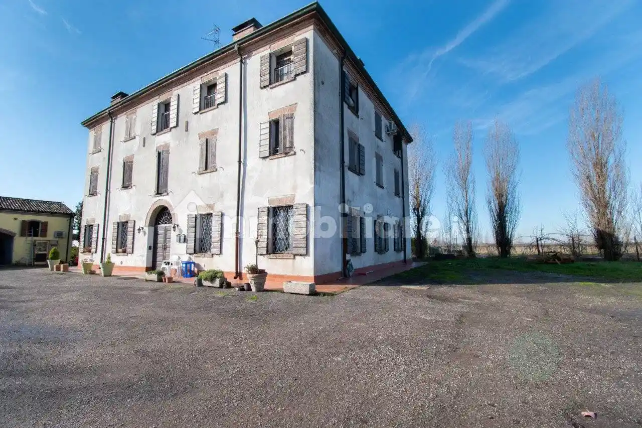 Villa in vendita a Carpi