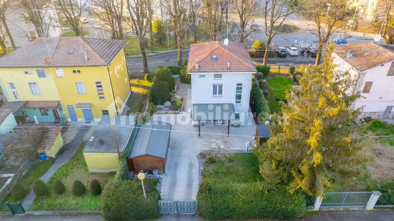 Villa in vendita a Campagnola Emilia
