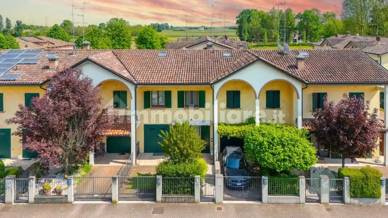 Villetta a schiera in vendita a Correggio