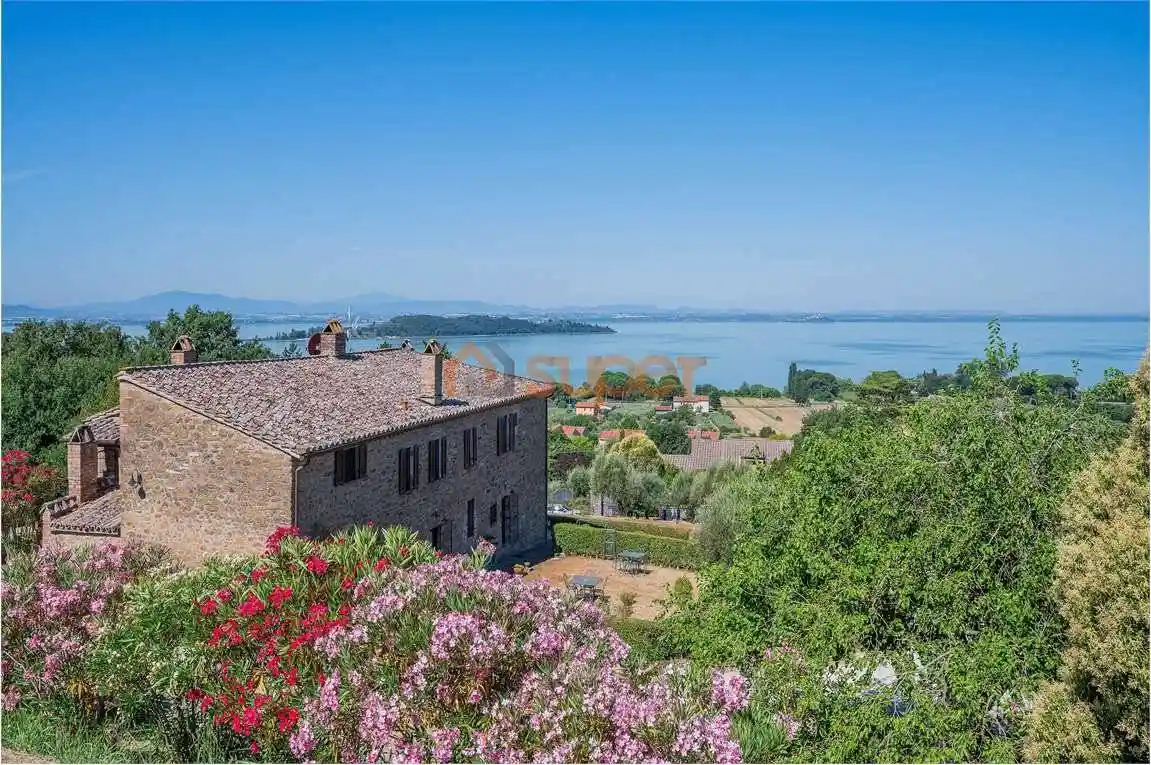 Rustico - Casale in vendita a Magione