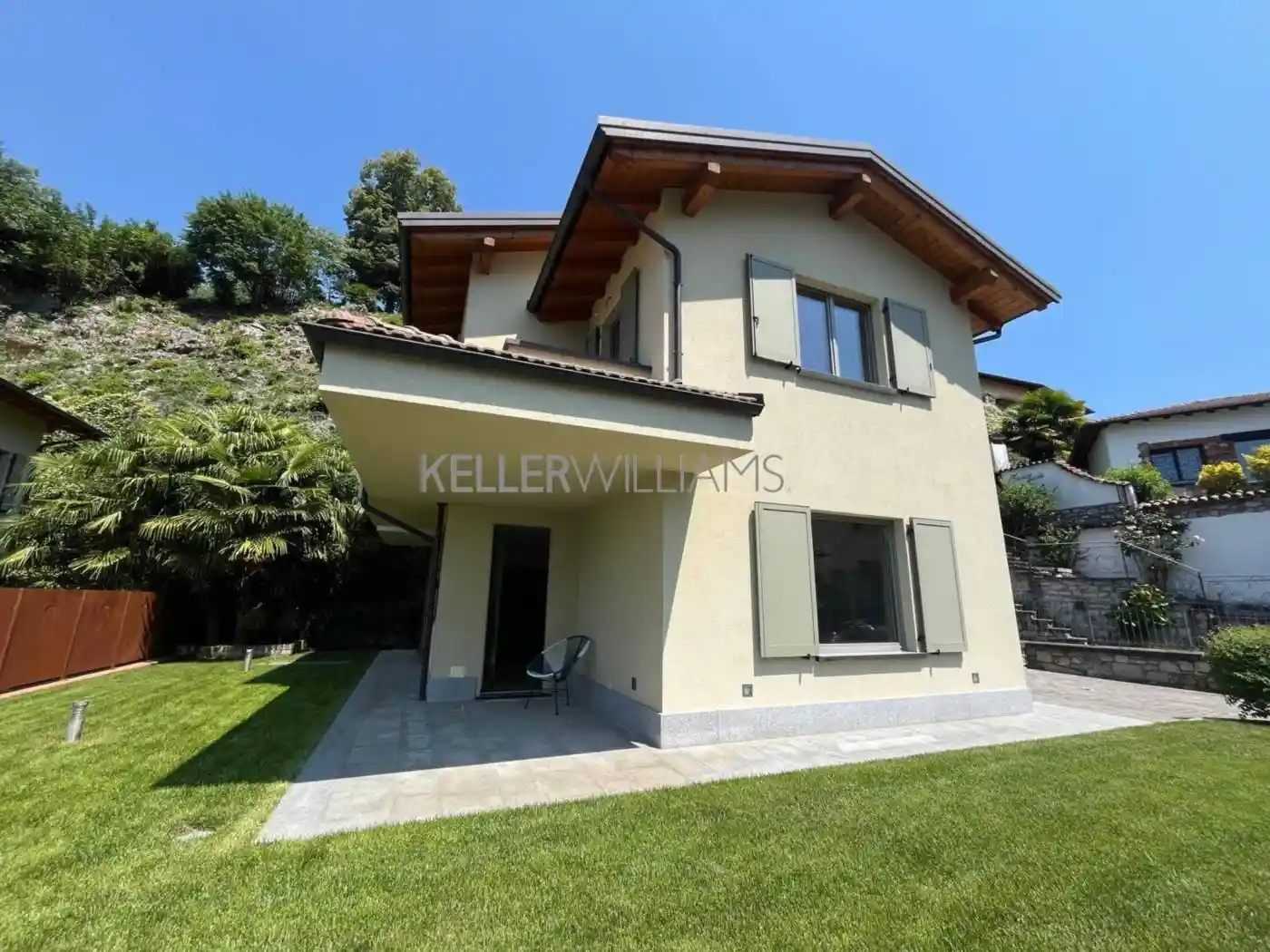 Villa in vendita a Carlazzo