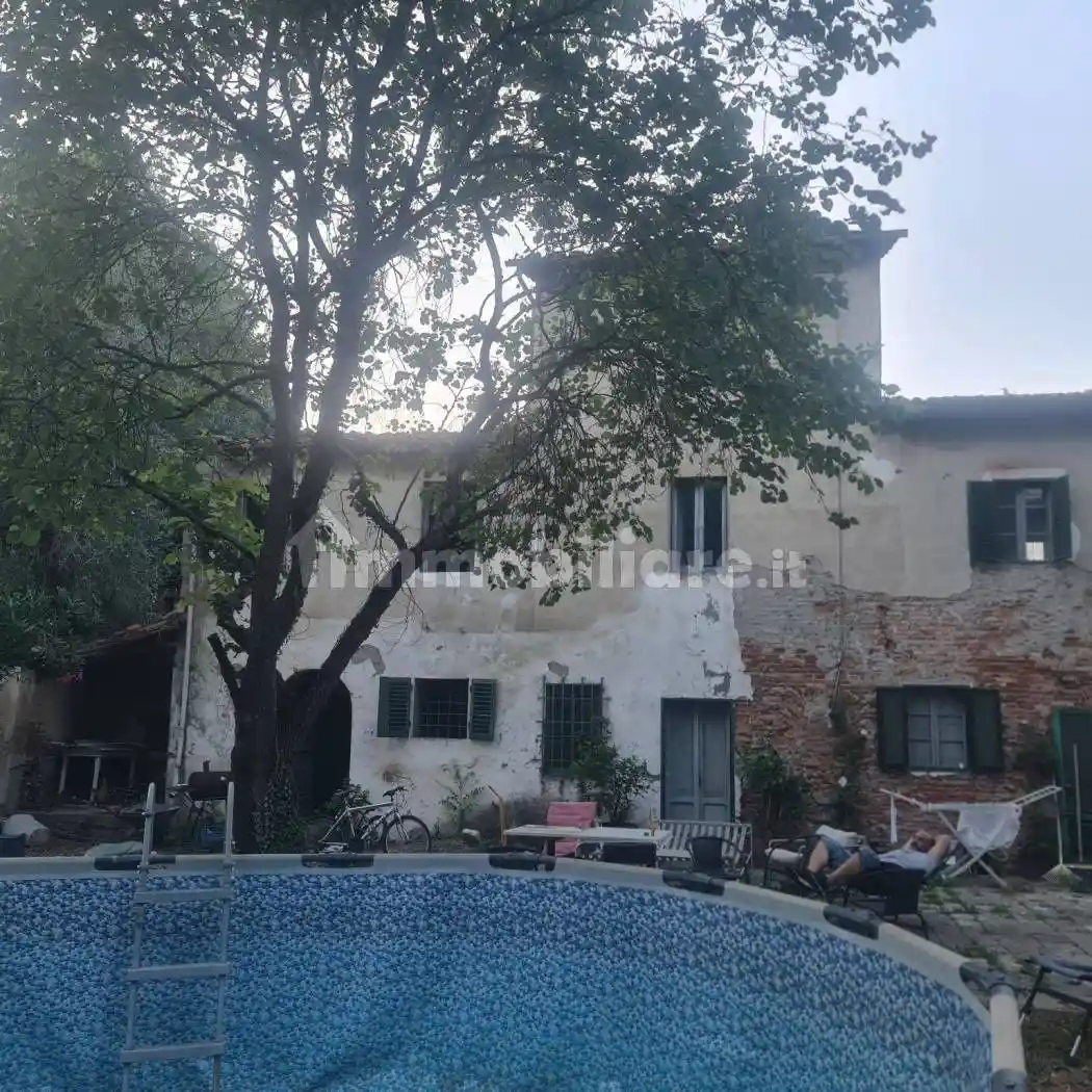Rustico - Casale in vendita a Chiesina Uzzanese