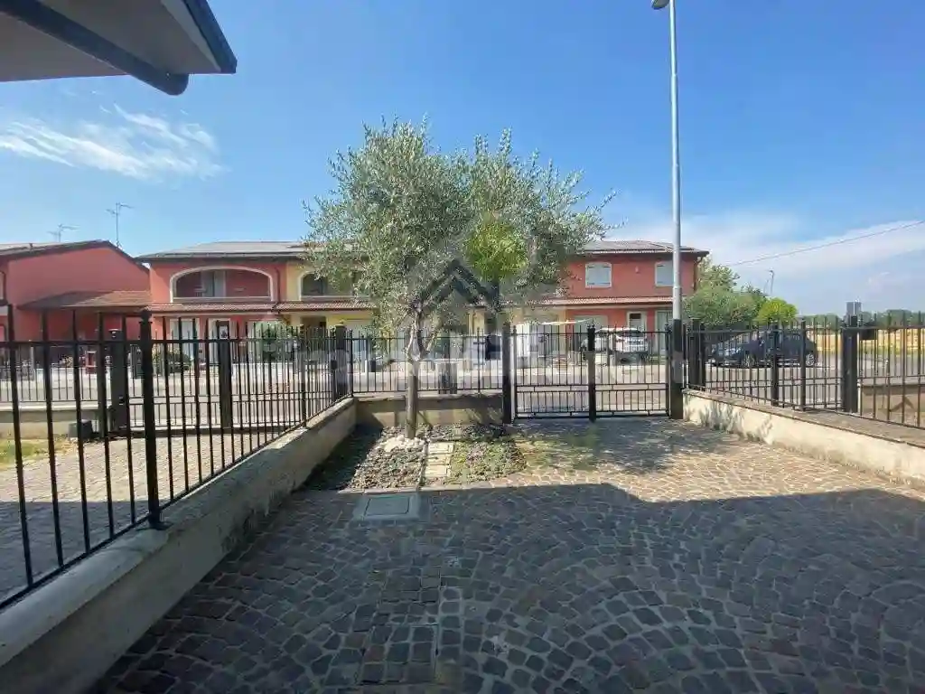 Villetta a schiera - foto 2