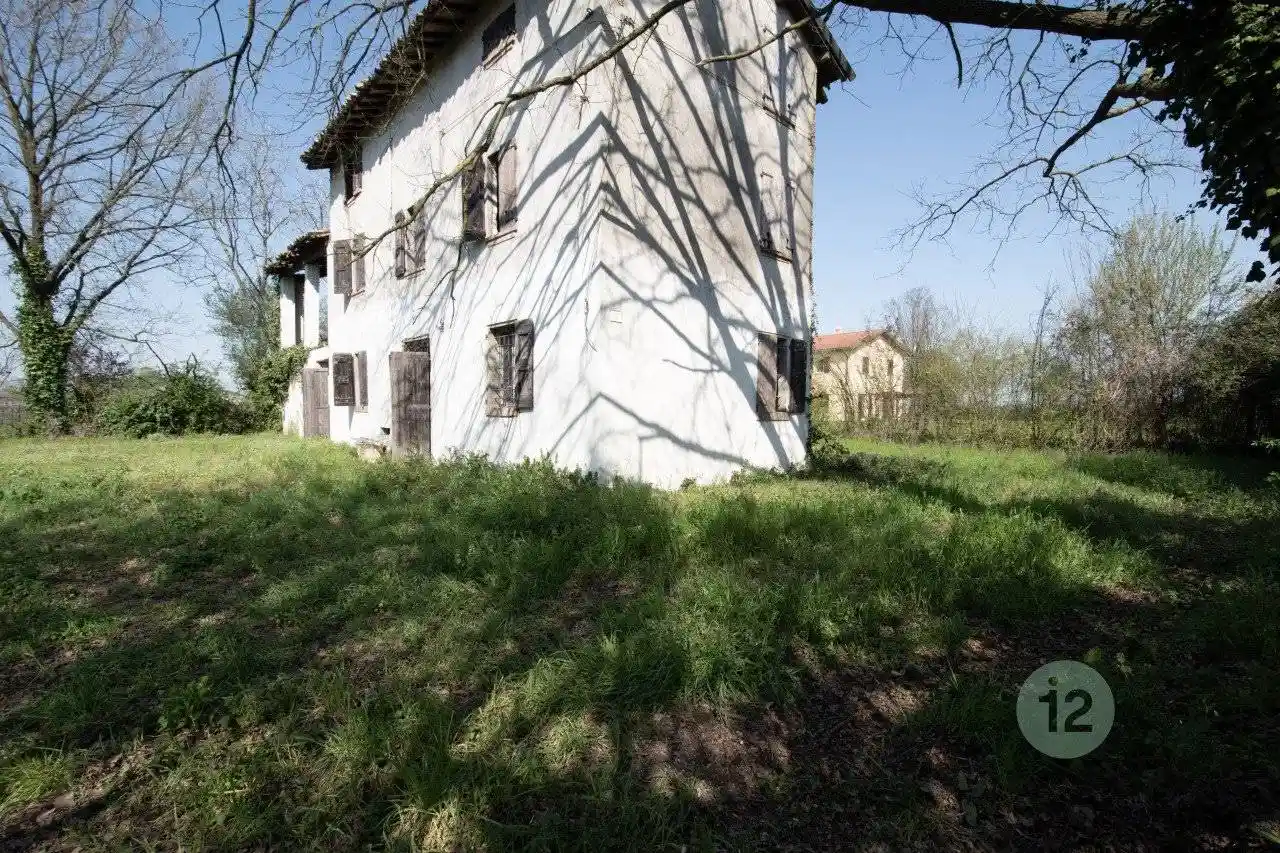 Rustico - Casale in vendita a Carpi
