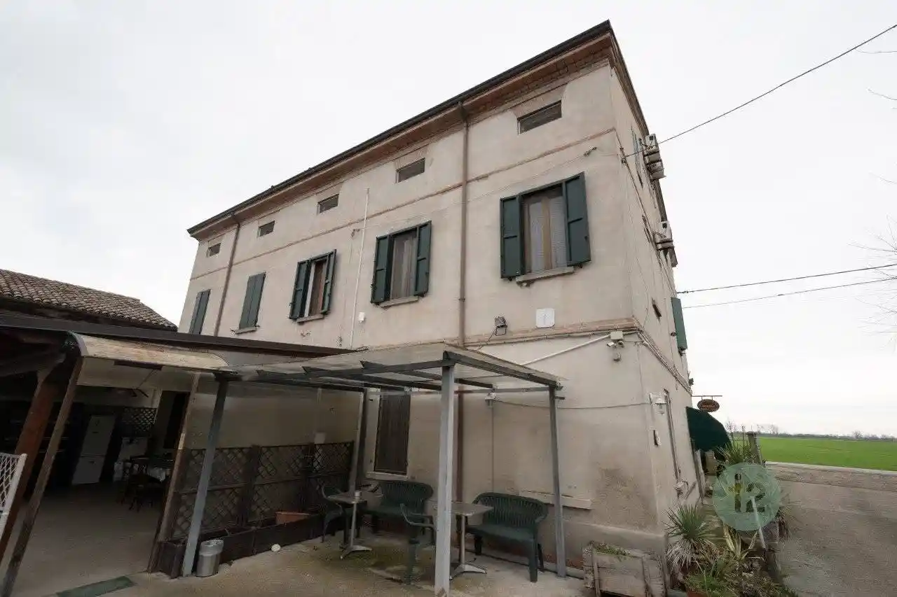 Casa indipendente in vendita a Novi di Modena