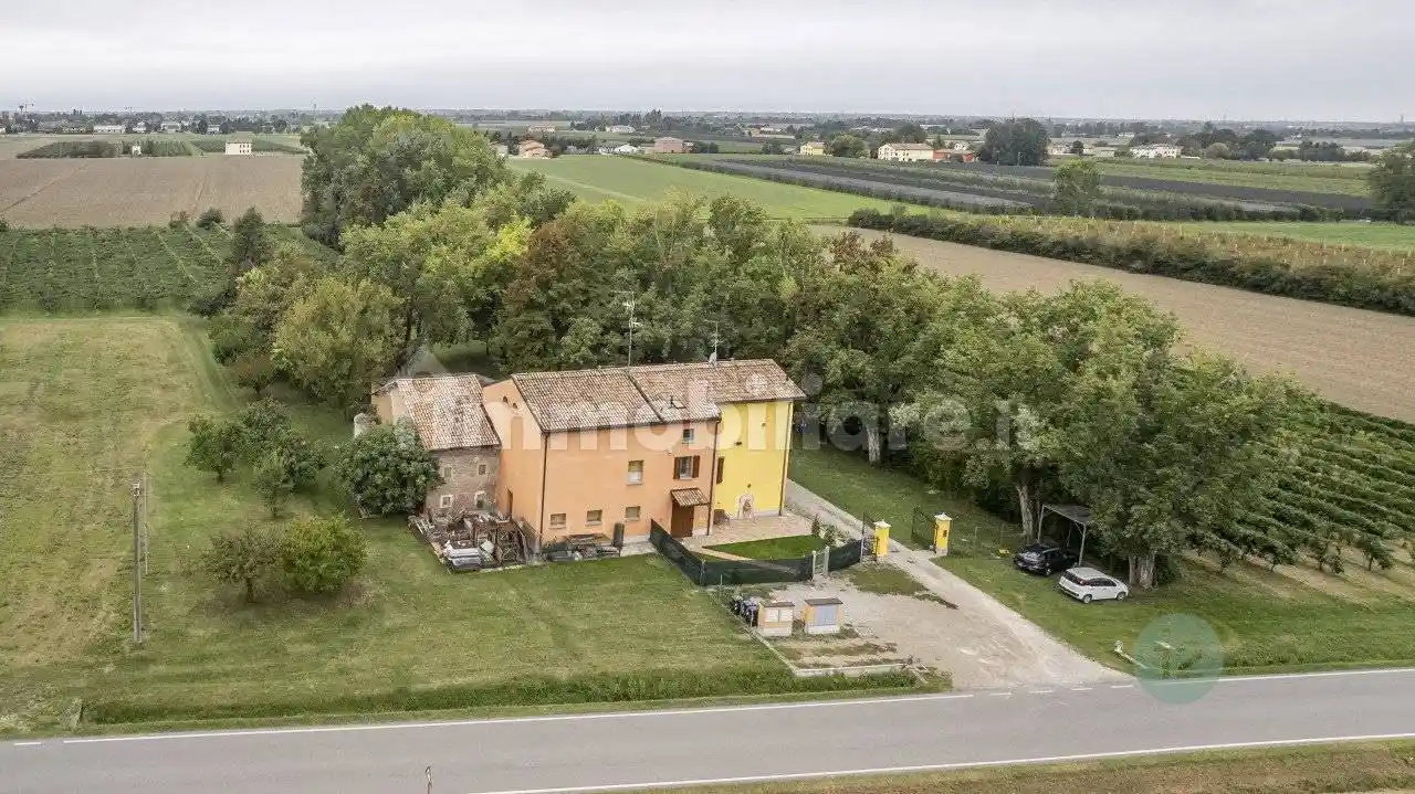 Villetta a schiera in vendita a Novi di Modena