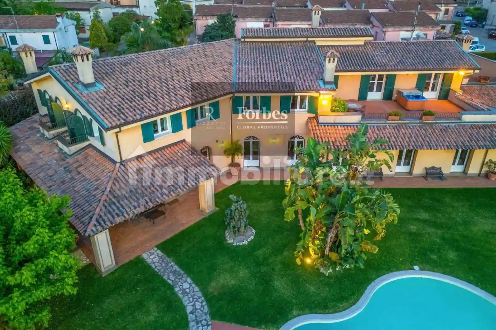 Villa - foto 2