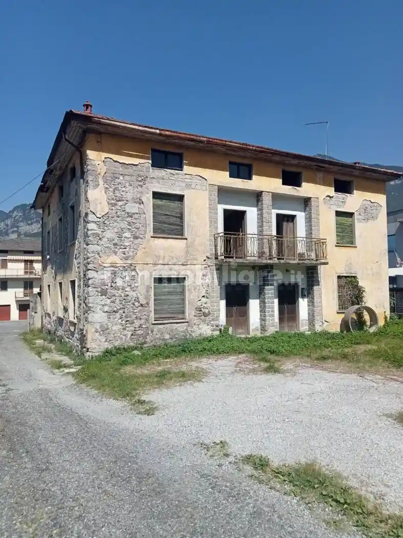 Rustico - Casale in vendita a Pisogne