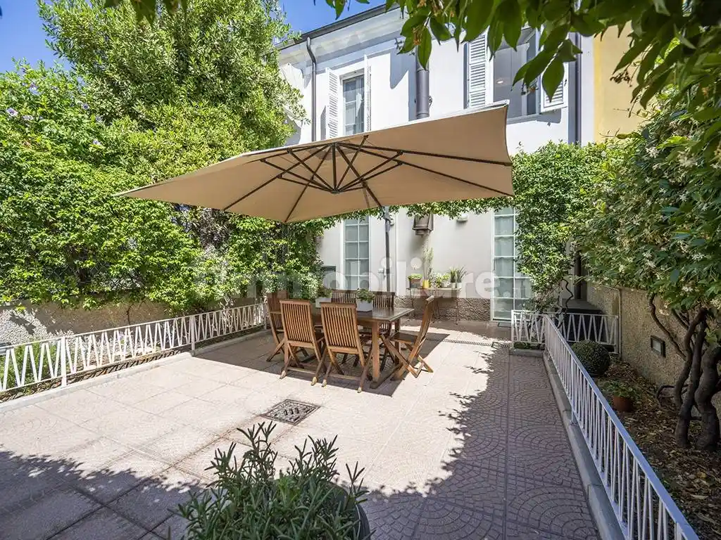 Casa indipendente in vendita a Parma