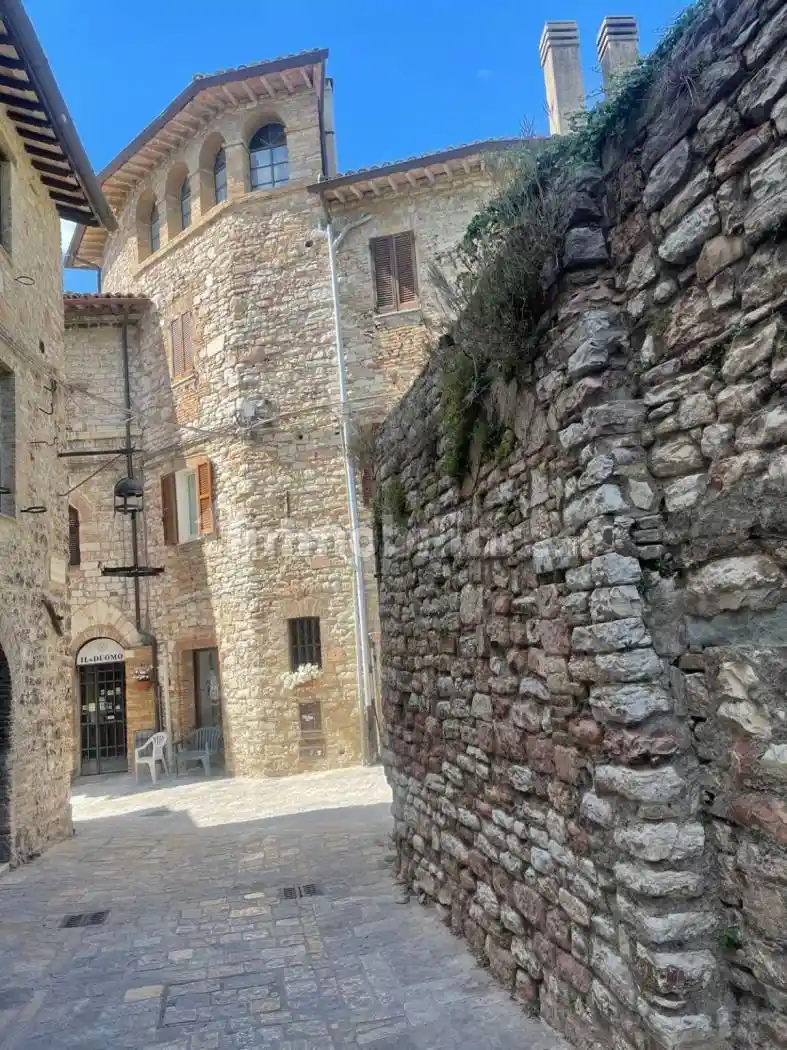 Casa indipendente in vendita a Assisi