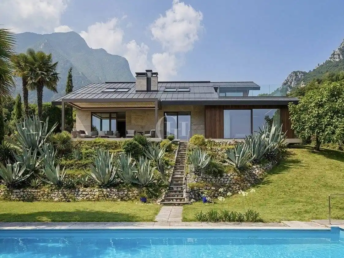 Villa in vendita a Toscolano-Maderno
