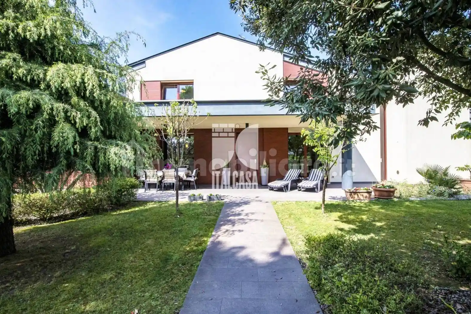 Villa in vendita a Mantova