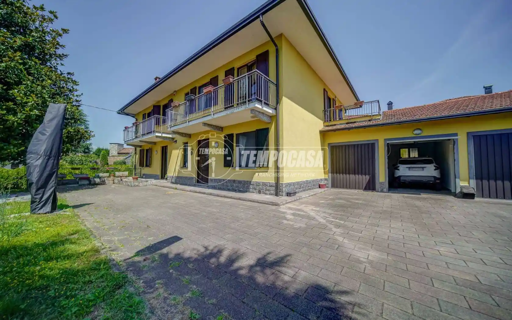 Villa in vendita a Biandronno