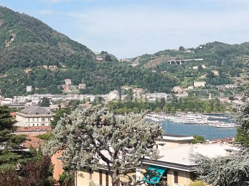 Appartamento in vendita a Como