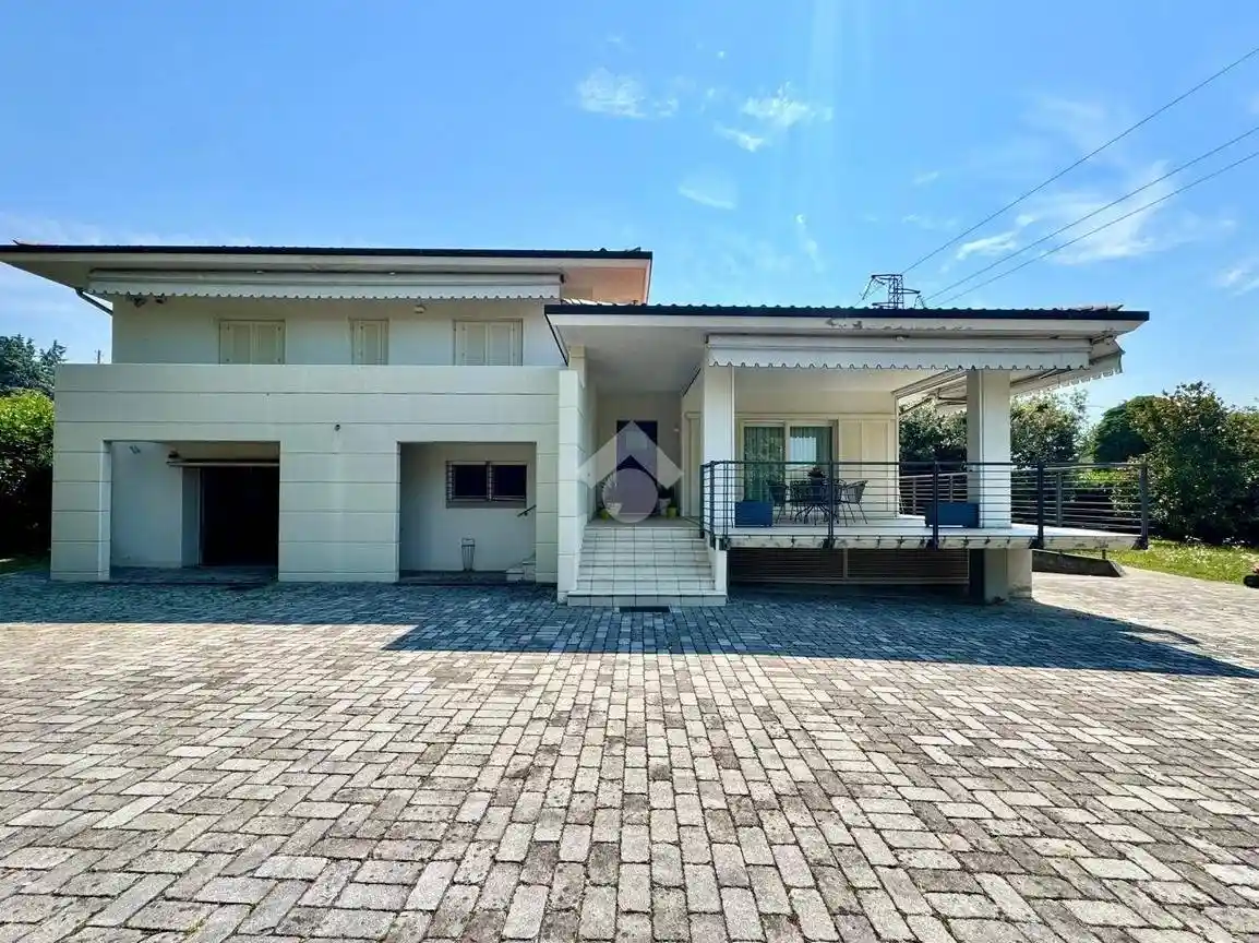 Villa in vendita a Volpago del Montello
