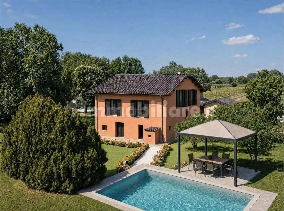 Rustico - Casale in vendita a Carpi
