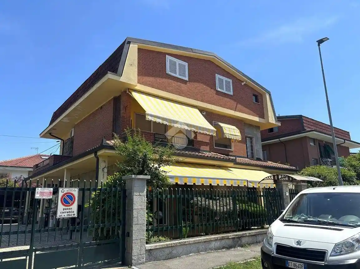 Villa in vendita a Nichelino