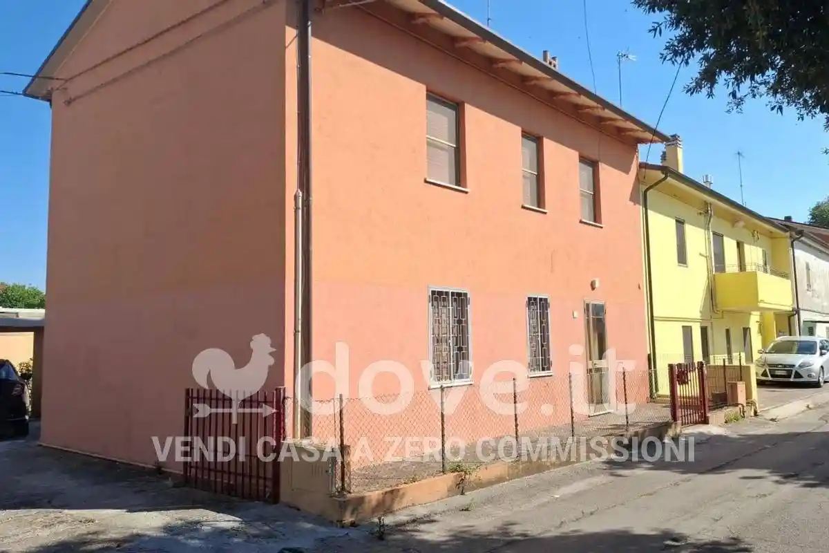 Casa indipendente in vendita a Fano