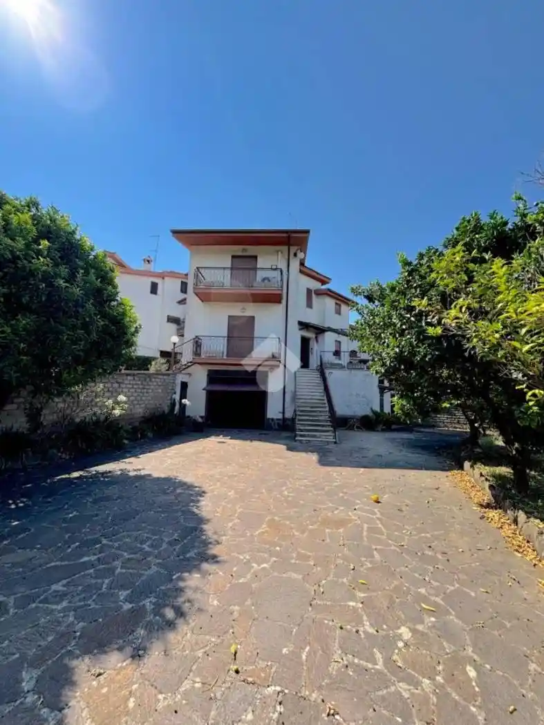 Villa in vendita a Genzano di Roma