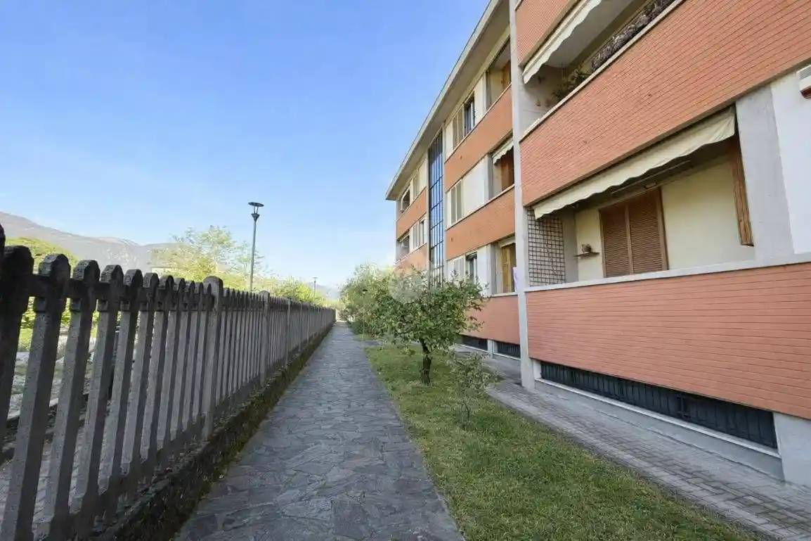 Appartamento in vendita a Abbadia Lariana