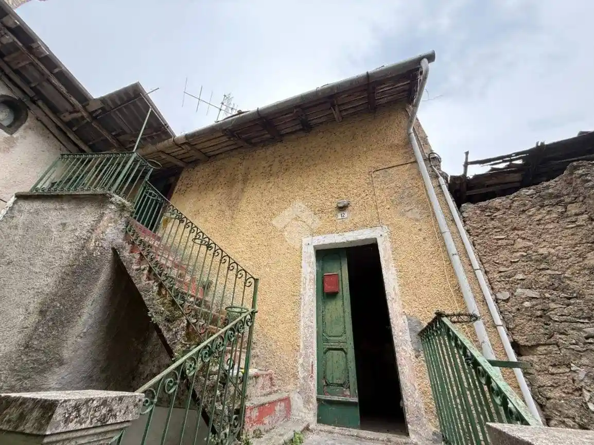 Casa indipendente in vendita a Abbadia Lariana