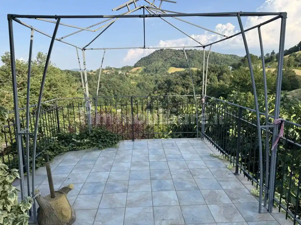 Casa indipendente in vendita a Carpineti